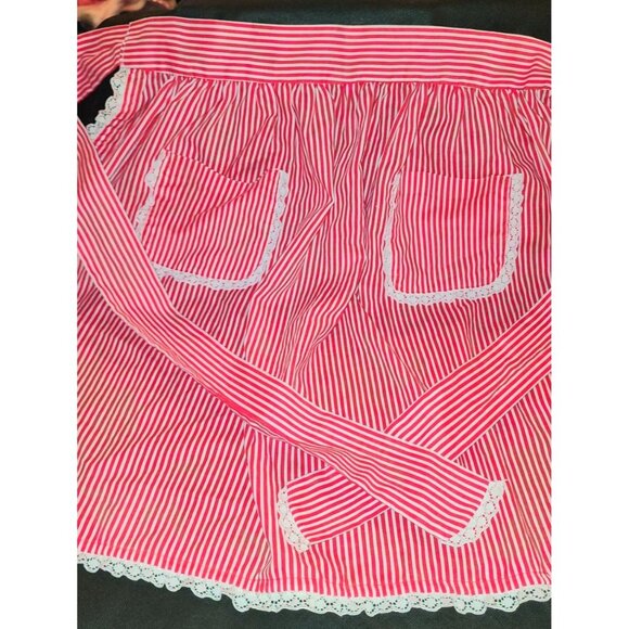 Vintage 1960s Red White Striped Apron With Lace Trim & Pockets OSFA - Picture 1 of 13